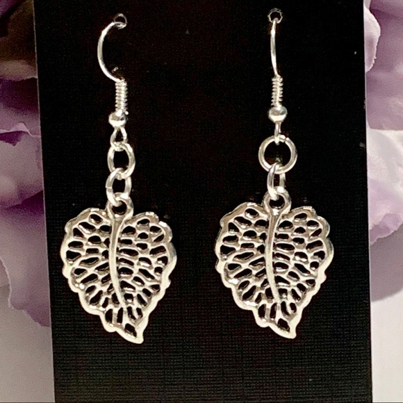 Hollow Leaf Carved Earrings - Picture 2 of 6